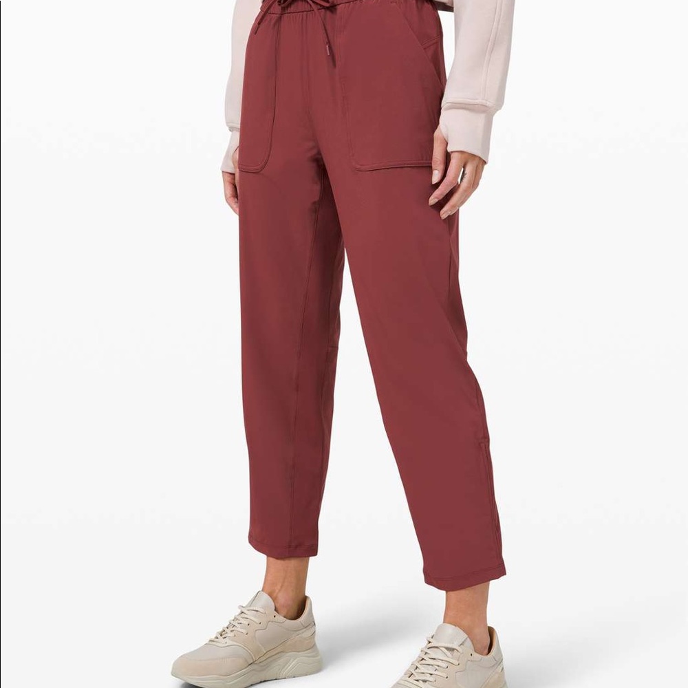 ❌SOLD❌ Lululemon Beyond the Studio Crop - Savannah SZ 2